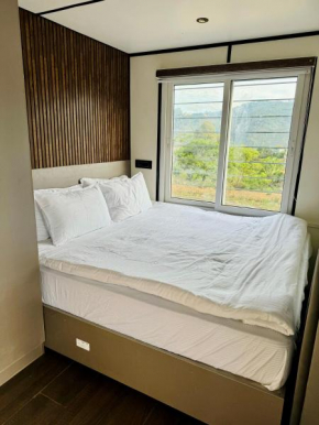 The Jade Highlands Mountain View Container Studio Room
